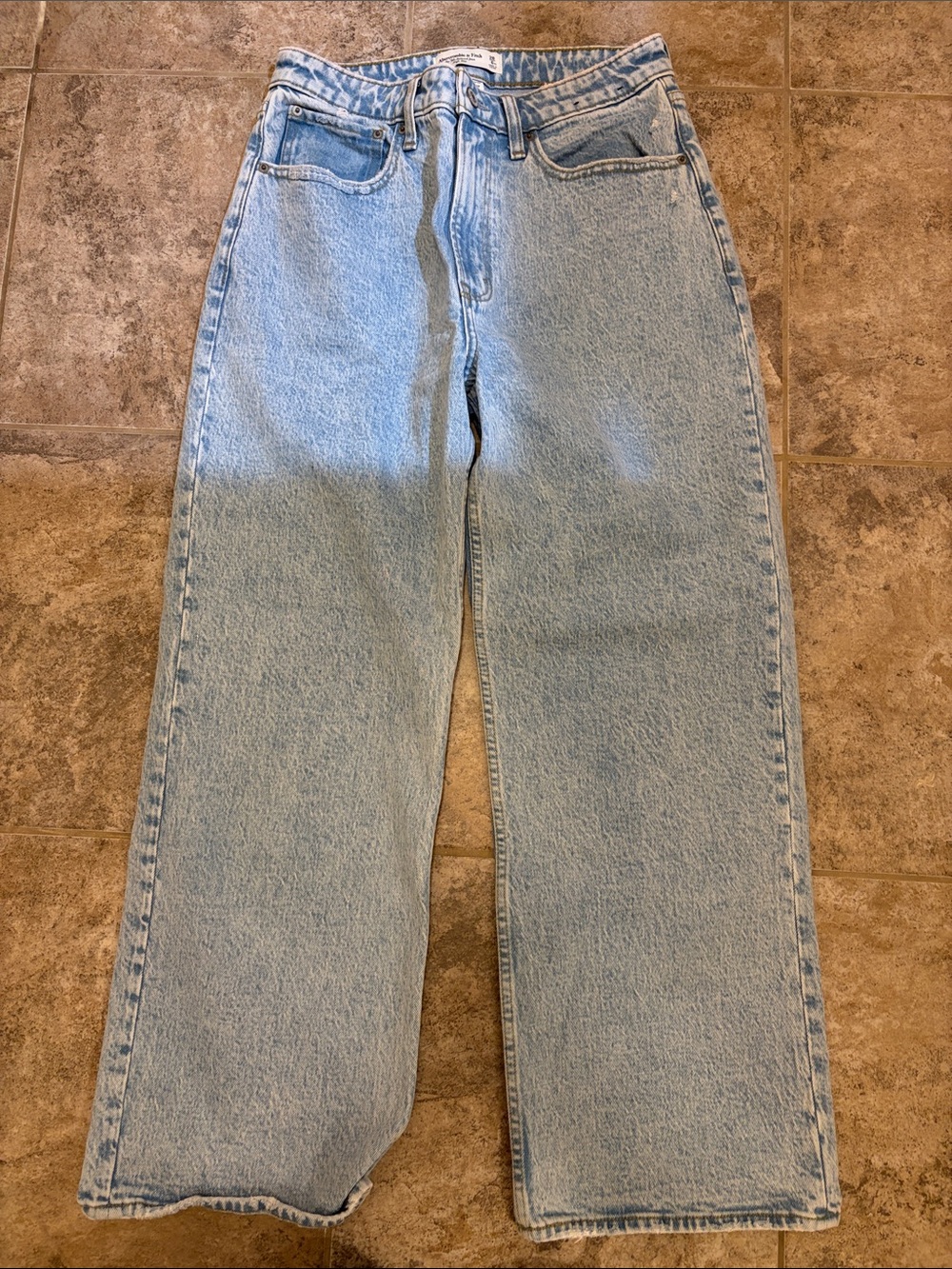 Abercrombie Curve Love High Rise 90’s Relaxed Jean
